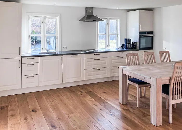 Vakantiehuis 2 Bedroom Pet Friendly In *